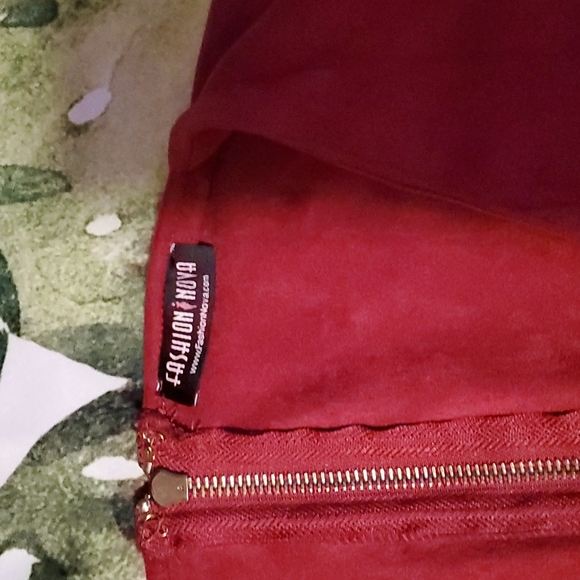 Fashion Nova Burgundy seude dress - Picture 3 of 5